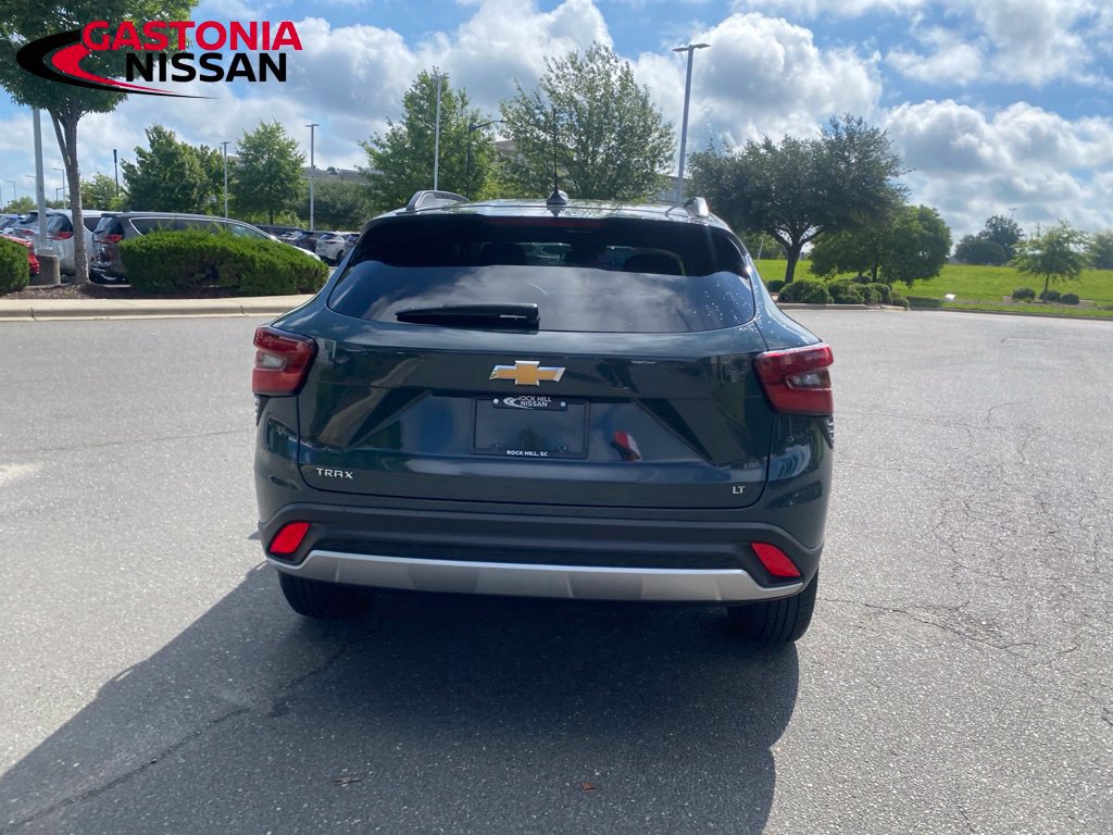 Used 2025 Chevrolet Trax LT w/ LT Convenience Package FWD image 7
