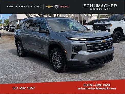 Certified 2025 Chevrolet Traverse LT w/ Driver Confidence Package image 1