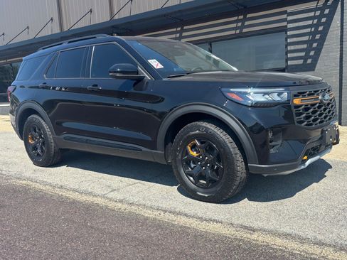 Used 2026 Ford Explorer Tremor w/ Tremor Ultimate Package AWD/4WD image 3