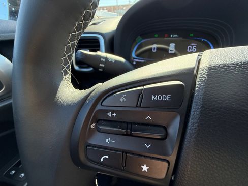 New 2025 Hyundai Venue SEL image 32