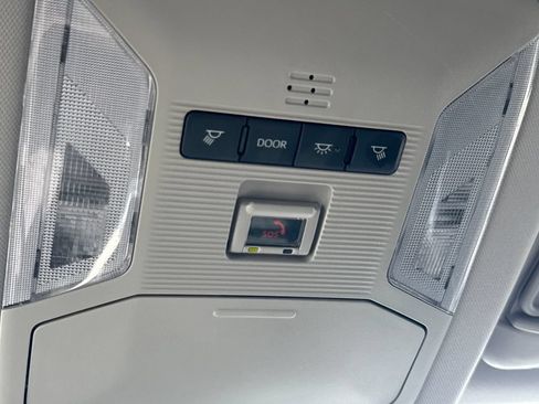 Used 2024 Toyota RAV4 XLE FWD image 29
