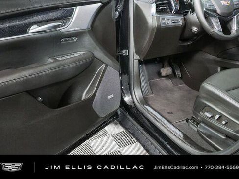 Certified 2023 Cadillac XT5 Premium Luxury w/ Technology Package FWD image 8