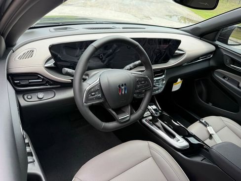 New 2026 Buick Envista Avenir FWD image 3