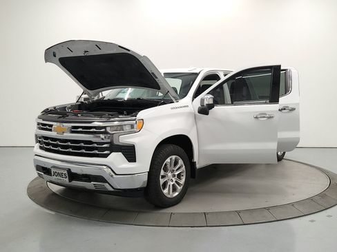 Used 2023 Chevrolet Silverado 1500 LTZ AWD/4WD image 12