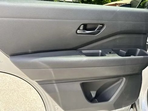 Used 2025 Nissan Pathfinder SV FWD image 23