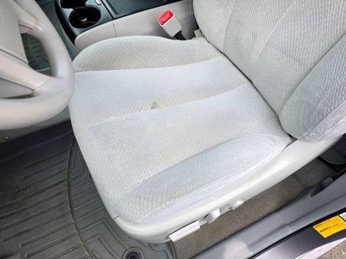 Used 2014 Toyota Sienna LE AWD/4WD image 42