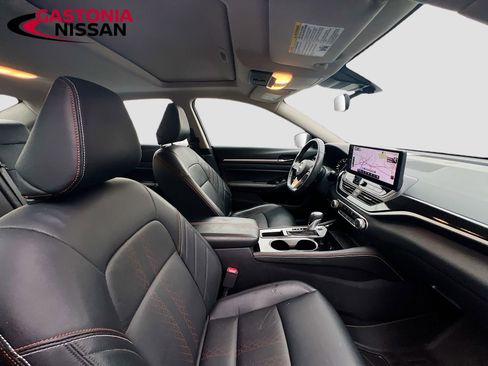 Used 2024 Nissan Altima 2.5 SR w/ SR Premium Package image 35