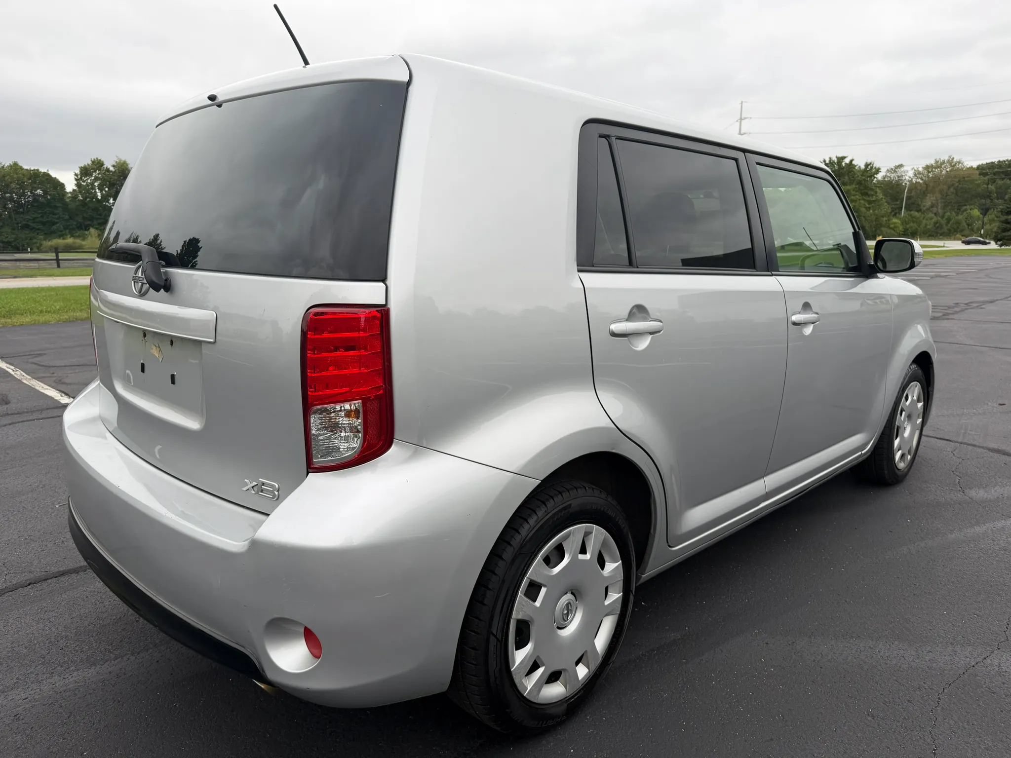 Used 2015 Scion xB FWD image 6