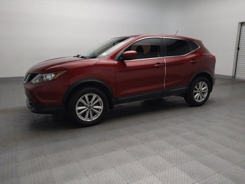 Used 2019 Nissan Rogue Sport S w/ Appearance Package image 2