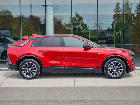 New 2026 Cadillac Lyriq Sport AWD/4WD image 6