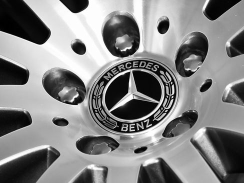 Used 2025 Mercedes-Benz GLS 450 4MATIC image 93