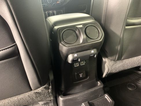Used 2020 Jeep Wrangler Unlimited Sahara w/ Dual Top Group AWD/4WD image 32
