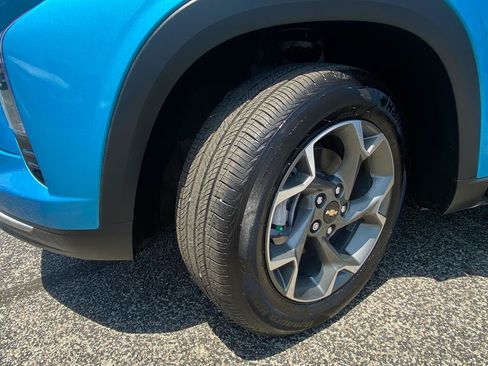 Used 2026 Chevrolet Trax LT w/ LT Convenience Package FWD image 46