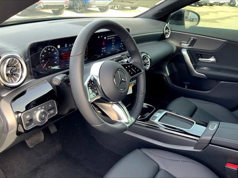 Used 2025 Mercedes-Benz CLA 250 CLA 250 image 9