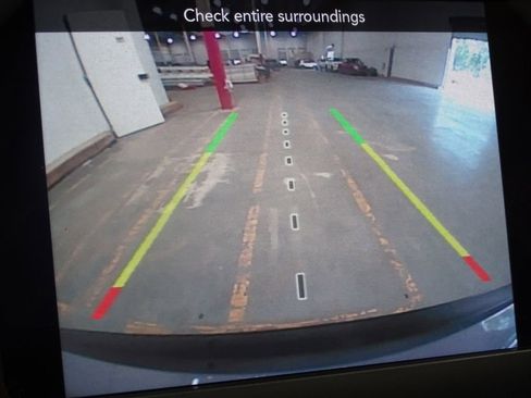 Used 2019 Jeep Cherokee Latitude w/ Popular Appearance Group image 8