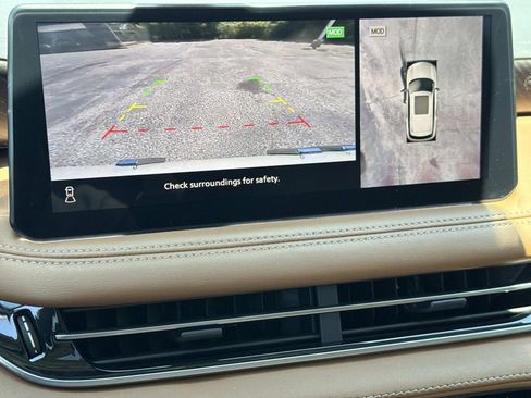 Used 2023 INFINITI QX60 Sensory w/ Vision Package AWD/4WD image 4