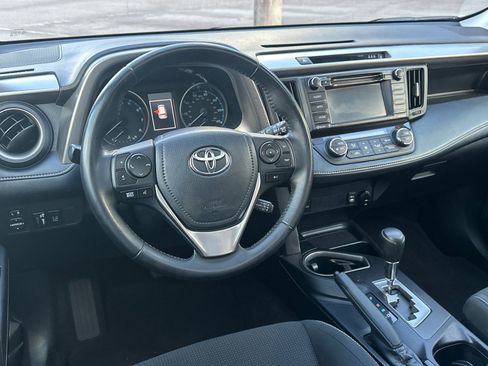 Used 2018 Toyota RAV4 XLE image 23