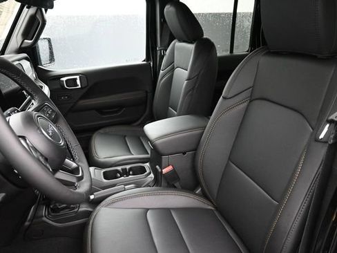 New 2026 Jeep Gladiator Sport AWD/4WD image 7