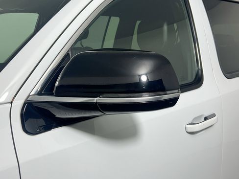 Used 2023 Jeep Wagoneer L Series II image 12