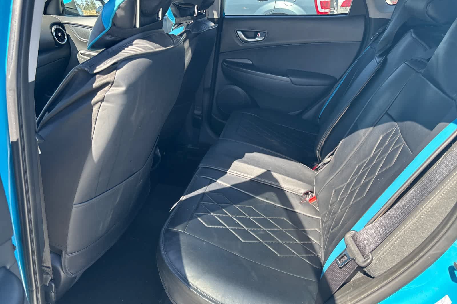 Used 2022 Hyundai Kona Limited w/ Cargo Package FWD image 5