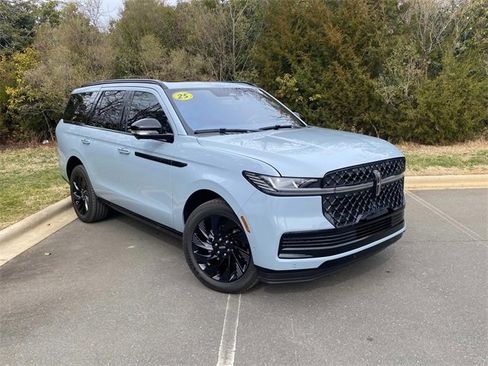 Certified 2025 Lincoln Navigator Reserve w/ Jet Appearance Package image 1