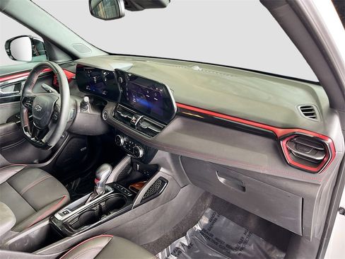 Used 2024 Chevrolet TrailBlazer RS w/ Convenience Package image 29