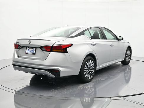 Certified 2025 Nissan Altima 2.5 SV FWD image 5