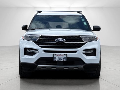 Used 2020 Ford Explorer XLT w/ Equipment Group 202A AWD/4WD image 8