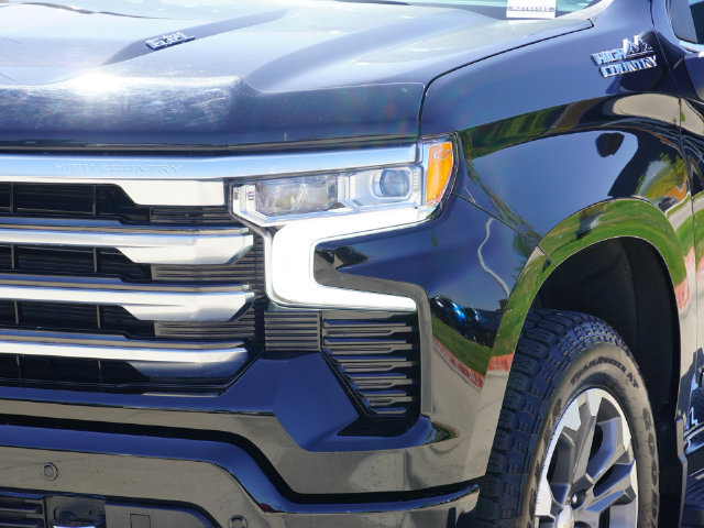 Used 2024 Chevrolet Silverado 1500 High Country w/ Technology Package AWD/4WD image 8
