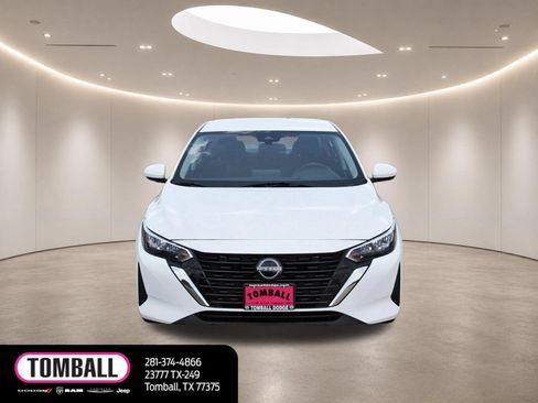 Used 2024 Nissan Sentra SV FWD image 2