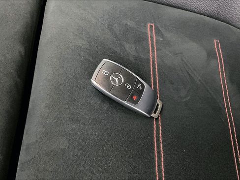 Certified 2023 Mercedes-Benz GLB 250 4MATIC image 12