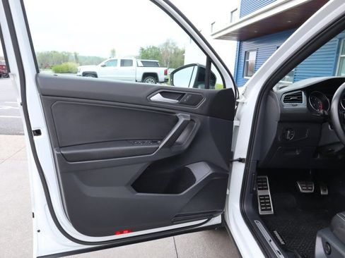 Used 2021 Volkswagen Tiguan SE R-Line AWD/4WD image 15