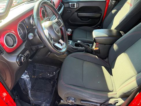 Used 2021 Jeep Gladiator Rubicon image 9