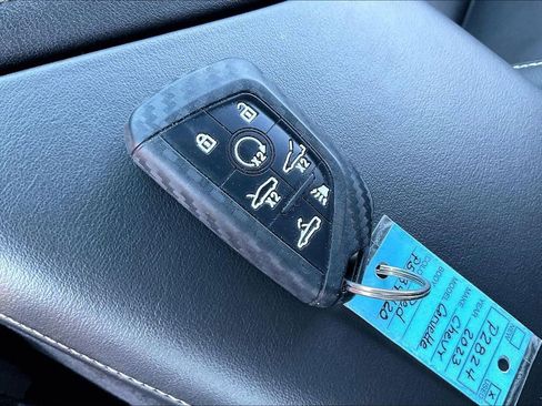 Used 2023 Chevrolet Corvette Stingray Coupe w/ Z51 Performance Package RWD image 11