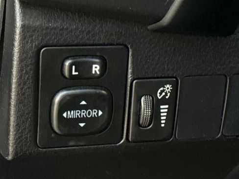 Used 2017 Toyota Corolla LE image 20