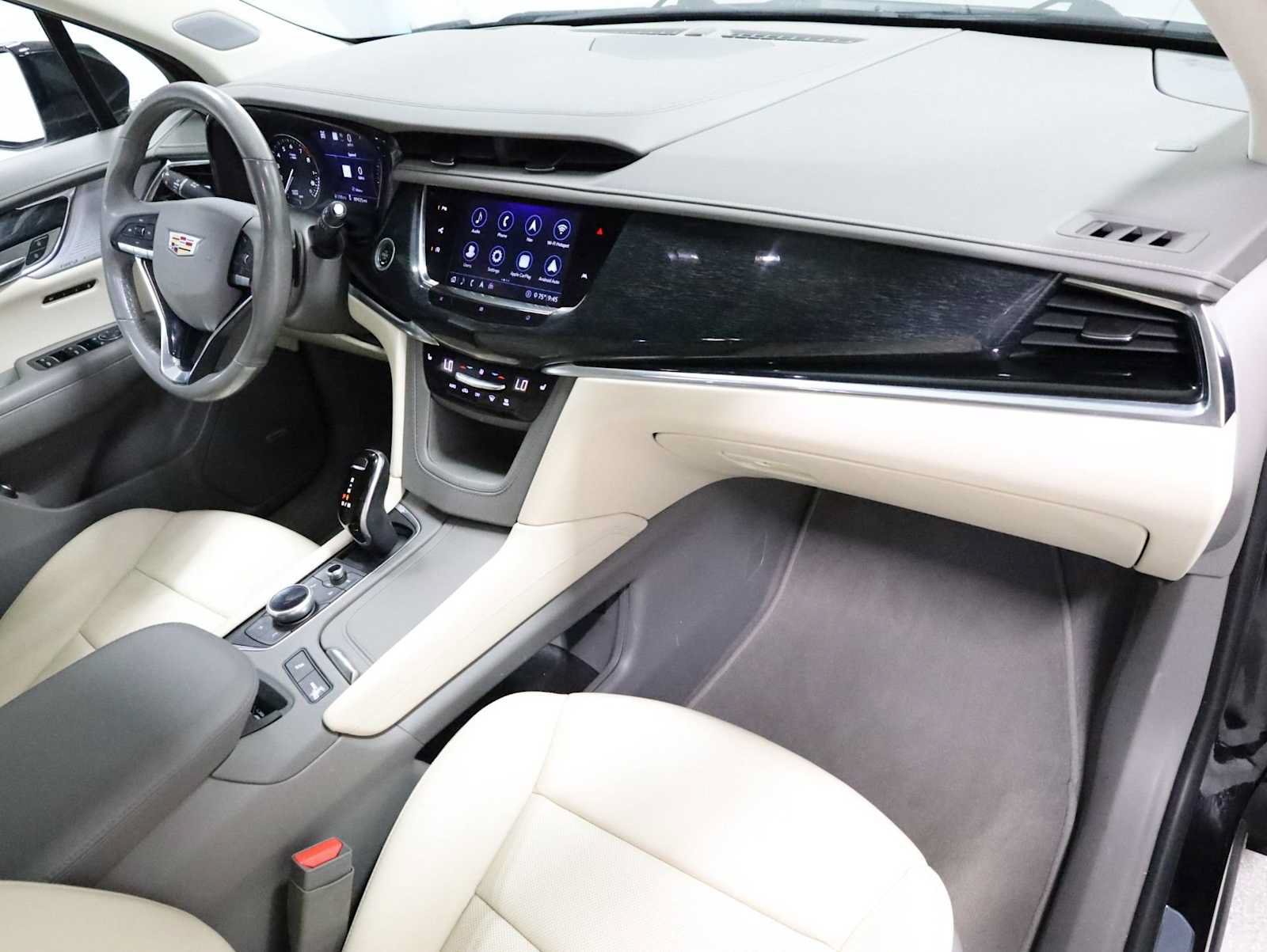 Used 2020 Cadillac XT6 Premium Luxury AWD/4WD image 6