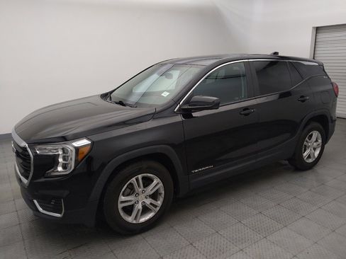 Used 2022 GMC Terrain SLE w/ LPO, Floor Liner Package FWD image 2