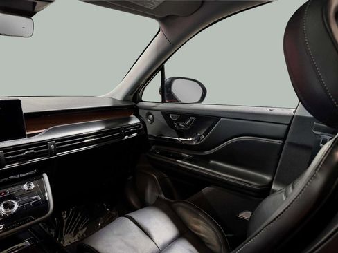 Used 2020 Lincoln Corsair Reserve w/ Equipment Group 202A image 23