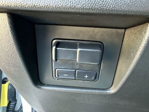 Used 2025 Chevrolet Colorado ZR2 w/ Technology Package AWD/4WD image 33