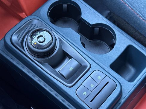 Used 2022 Ford Maverick XLT image 19