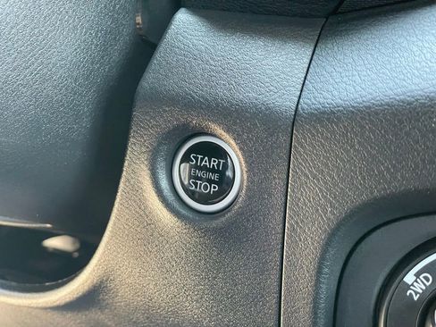 Certified 2023 Nissan Frontier SV AWD/4WD image 20
