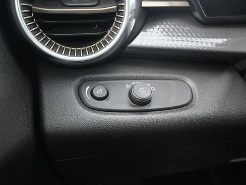 Used 2024 Chevrolet Trax ACTIV w/ Driver Confidence Package image 16