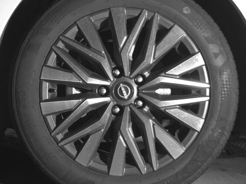 Used 2025 Nissan Altima 2.5 SV FWD image 12