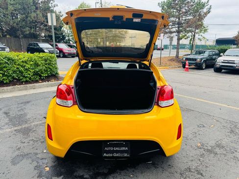 Used 2013 Hyundai Veloster FWD image 17