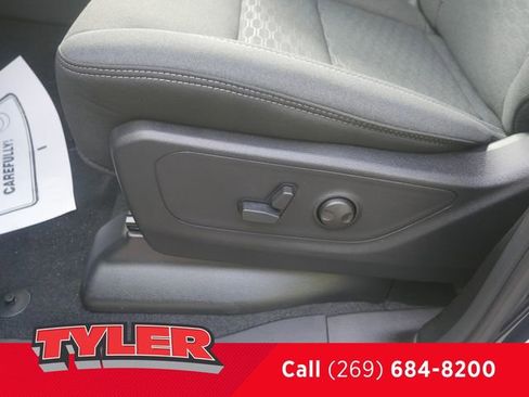 New 2026 RAM 1500 4x4 Crew Cab image 24