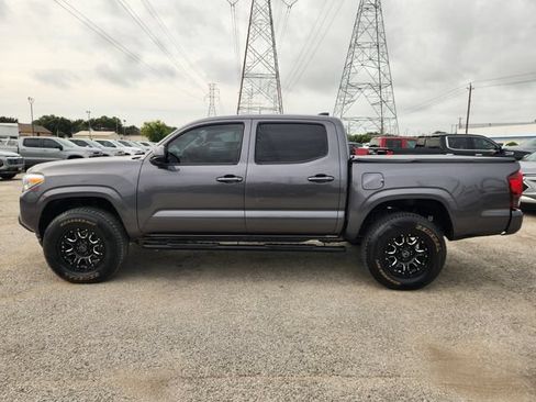 Used 2022 Toyota Tacoma SR AWD/4WD image 4