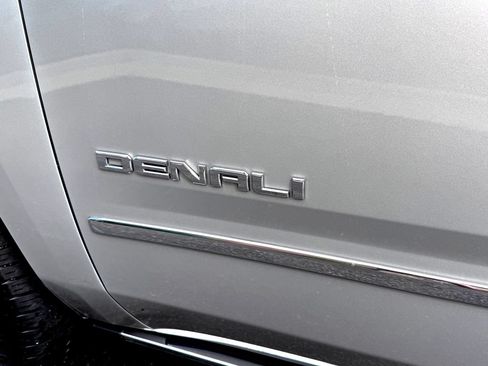 Used 2019 GMC Yukon Denali w/ Open Road Package AWD/4WD image 11