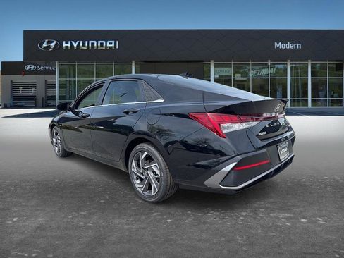 New 2026 Hyundai Elantra Limited FWD image 4