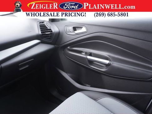 Used 2017 Ford C-MAX SE image 29