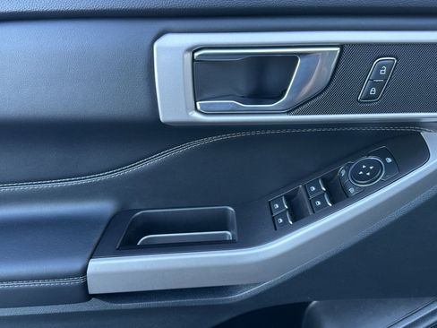 Used 2024 Ford Explorer XLT w/ Equipment Group 202A image 11